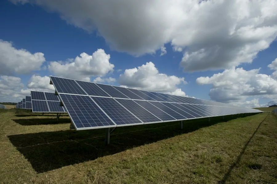 Panneaux photovoltaïques installés sur un toit