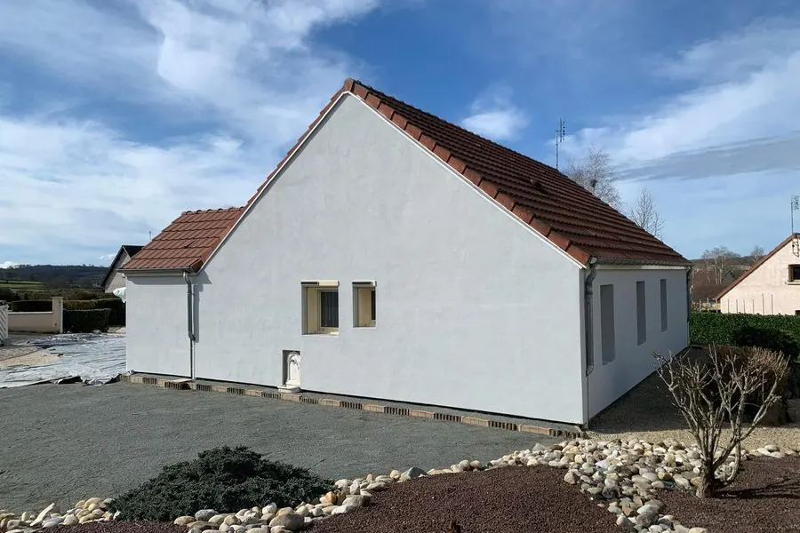 Façade de maison isolée par l'extérieur
